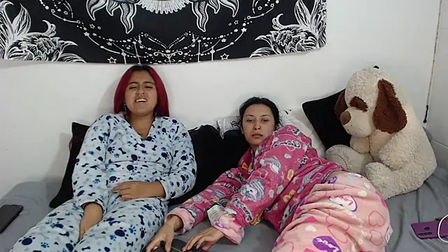 Stripchat cam girl emily_n_abby