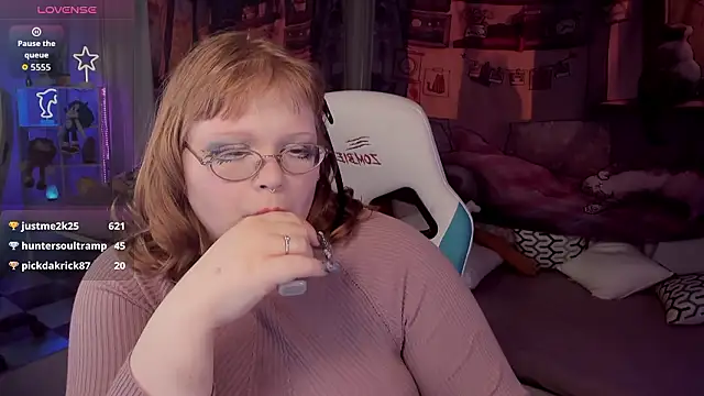 Stripchat cam girl LottieReed