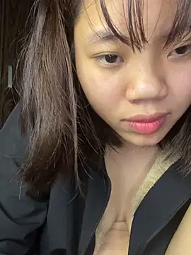 Stripchat cam girl NinaHMiu