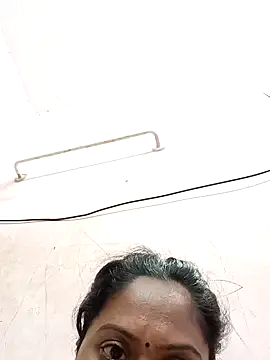 Stripchat cam girl Tamilshruthi