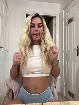 Stripchat cam girl JadeMiaa