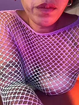 Stripchat cam girl KiimmySantos