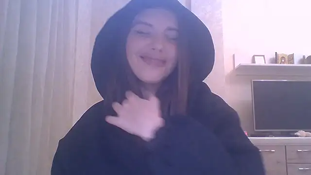 Stripchat cam girl CeyaLier