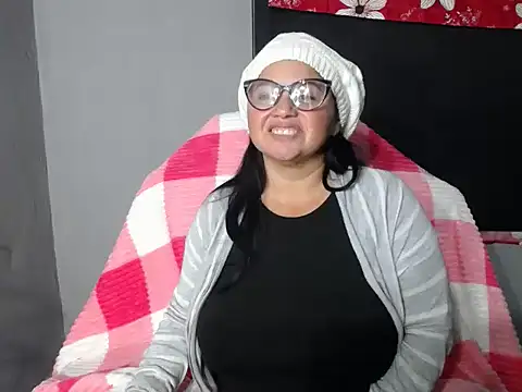 Stripchat cam girl Luisana-medina