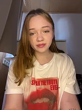 Stripchat cam girl Paris_Woman