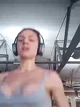 Stripchat cam girl DeaSexyFitness