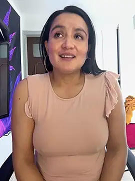 Stripchat cam girl Rouse69_