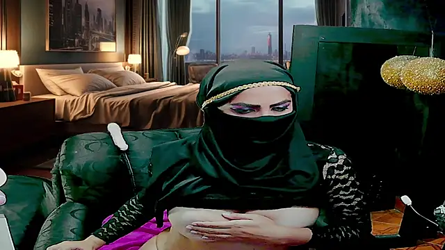 Stripchat cam girl SultanaLayla