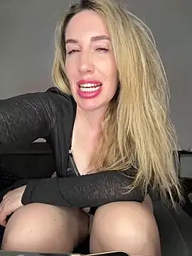 Stripchat cam girl JuliaPrivat