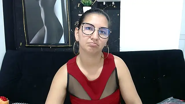 Stripchat cam girl Skarleth_horny