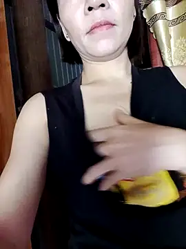 Stripchat cam girl Linhdan_97