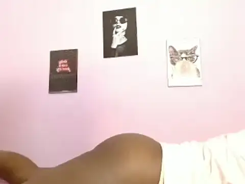 Stripchat cam girl SairaMancini