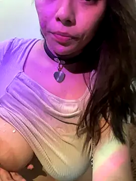 Stripchat cam girl YuehLuv666