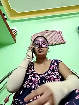 Stripchat cam girl mahi43