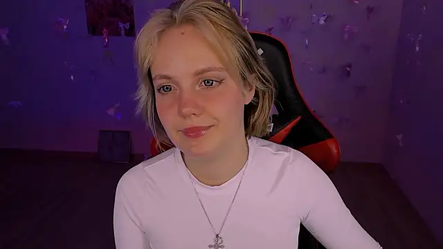 Stripchat cam girl madeline_doll