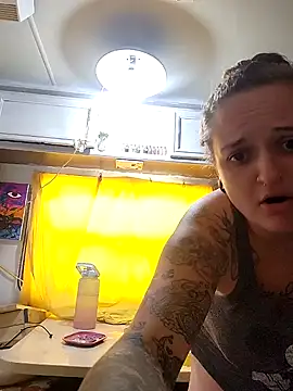 Stripchat cam girl LapetiteJess