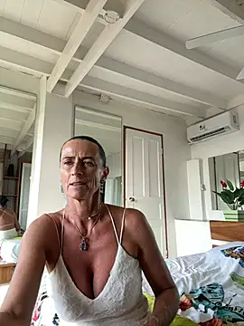 Stripchat cam girl clarastrip