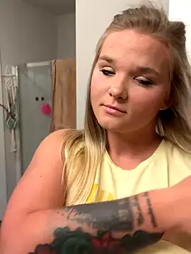 Stripchat cam girl SexyBlondy69