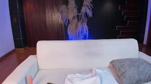 Stripchat cam girl AidaJones