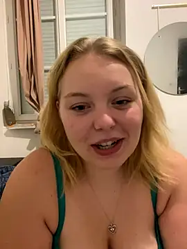 Stripchat cam girl krystal2