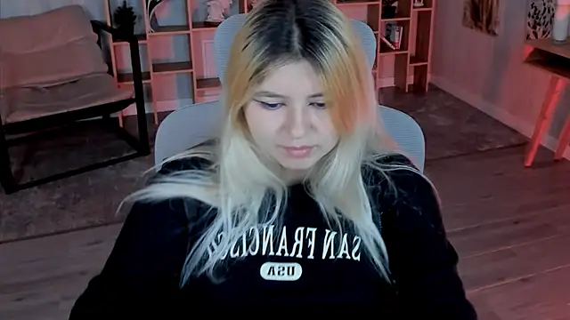 Stripchat cam girl DiaAngell