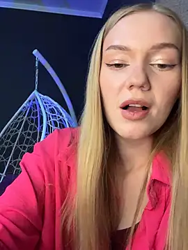 Stripchat cam girl MilaMoone