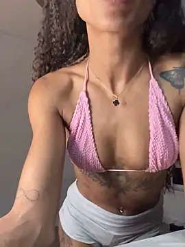 Stripchat cam girl MilaRaee