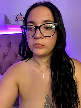 Stripchat cam girl sara_roy21