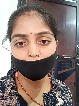 Stripchat cam girl RANI_747