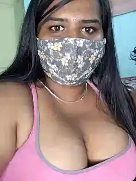 Stripchat cam girl lailalilly56