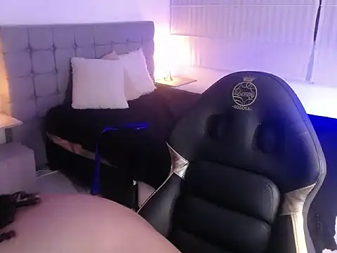 Stripchat cam girl emiily_smith1