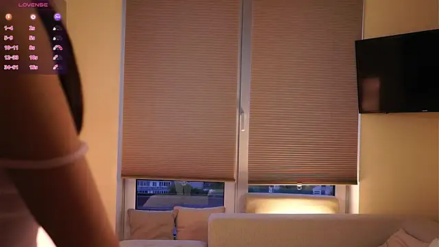 Stripchat cam girl FloraEves