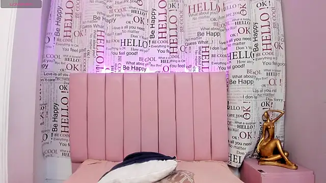 Stripchat cam girl Sarah-Cooper