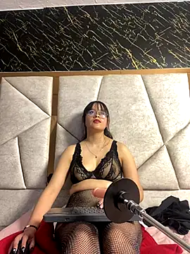 Stripchat cam girl SaraaBlonde