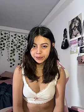 Stripchat cam girl LiLy_kIndly
