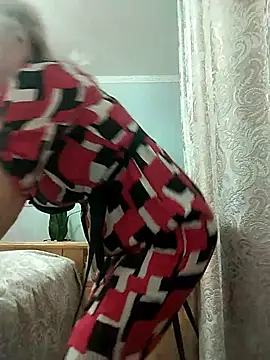 Stripchat cam girl AhlyssaLove1155