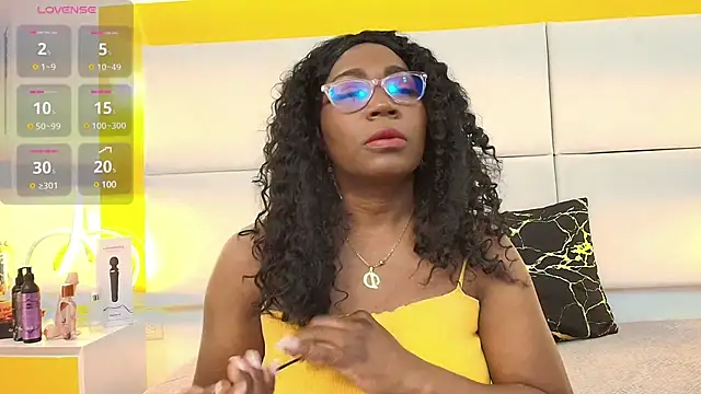 Stripchat cam girl Tyra_Fox