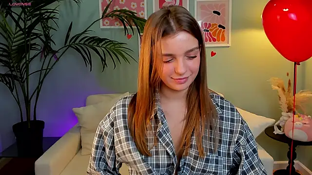 Stripchat cam girl _Mayabach_