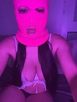 Stripchat cam girl linaatchikita