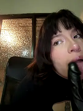 Stripchat cam girl aliciia_23