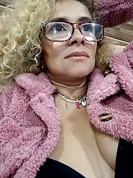 Stripchat cam girl nik3035