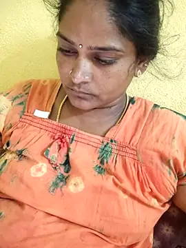 Stripchat cam girl madavi123