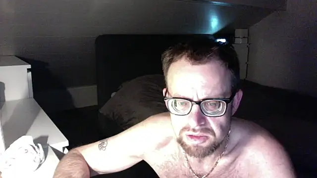 Stripchat cam girl FABIOGLASSES