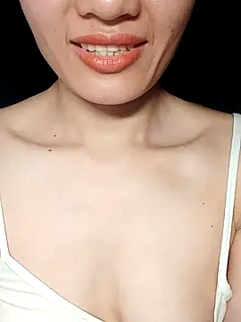 Stripchat cam girl Hinna_x