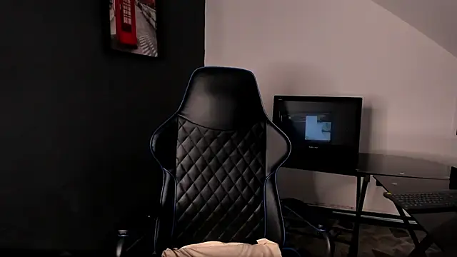 Stripchat cam girl NaaomyJenner