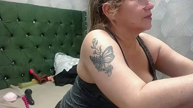 Stripchat cam girl Paulamilf