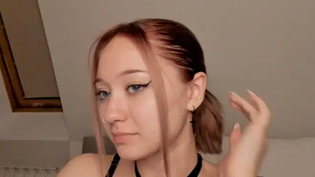 Stripchat cam girl AgnesCole