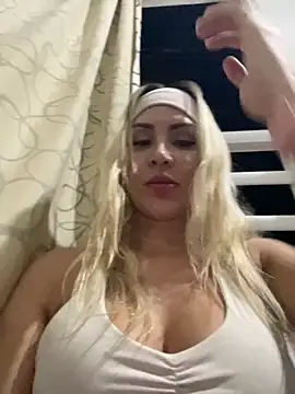 Stripchat cam girl AngelySaenz