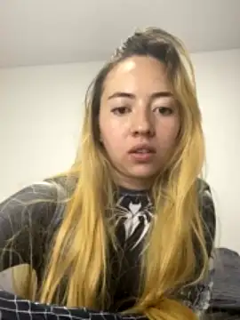 Stripchat cam girl yourlailaa2