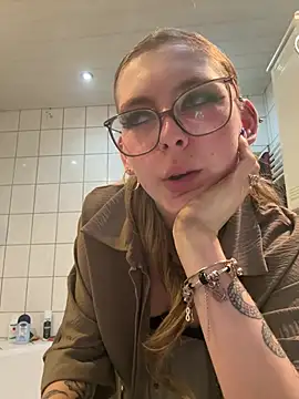 Thumbnail of Lina-420 - Stripchat live cam